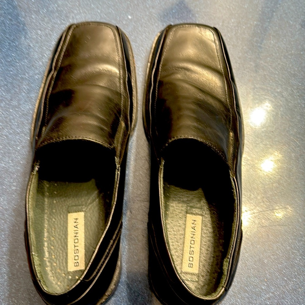 Men’s black leather Bostonian slip on shoes
